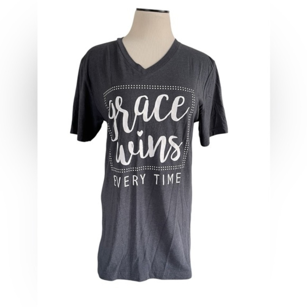 ATX MAFIA Grace‎ Wins Charcoal Grey V Neck Shortsleeve Tee Shirt Size Medium